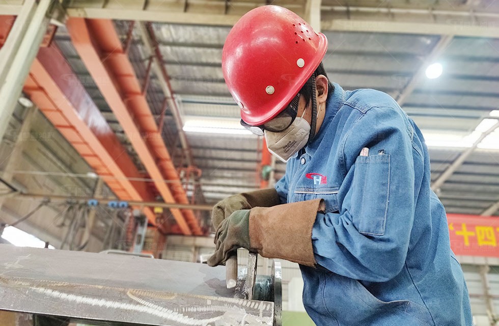 礦石磨粉機生產車間 礦石磨粉機生產車間