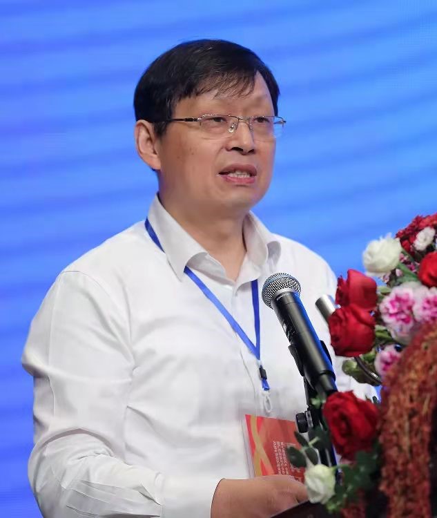 廣西大學校長助理、廣西碳酸鈣產業(yè)化工程院常務副院長、廣西碳酸鈣行業(yè)協會會長童張法圖片來源:廣西碳酸鈣產業(yè)化工程院