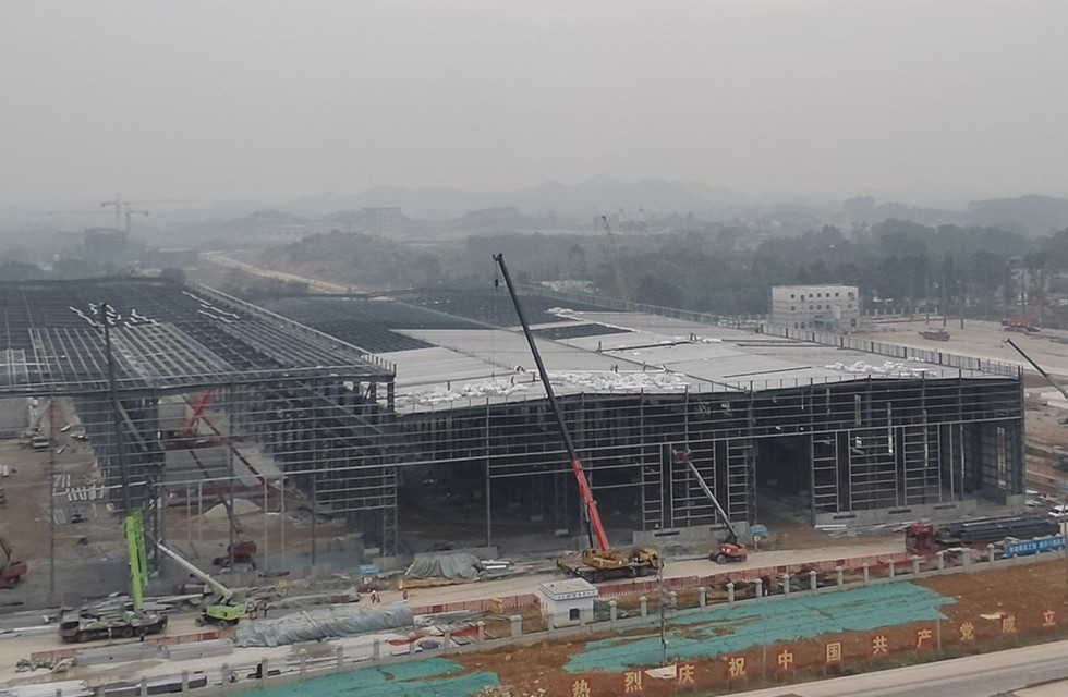 桂林鴻程礦山投資兩江寶山工程進度，2022年1月4日桂林鴻程礦山機械寶山工業園車間封頂大吉。